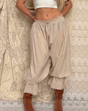 Load image into Gallery viewer, Dancing Bells Capris
