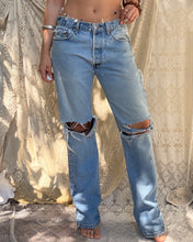 Load image into Gallery viewer, Distressed Embroidered Levis
