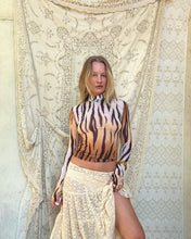 Load and play video in Gallery viewer, Tiger Top
